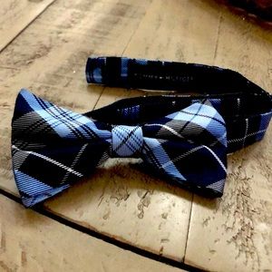 Tommy Hilfiger Pre-tied Bow Tie